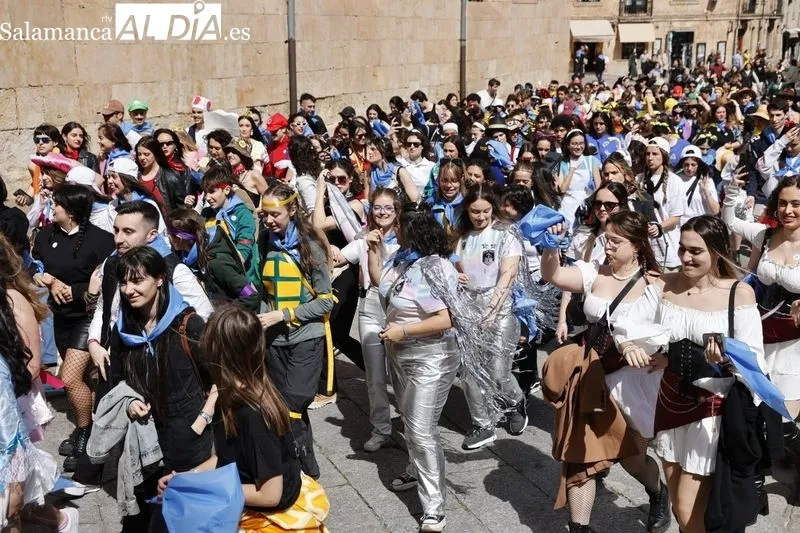 Estudiantes de Traducción y Documentación celebran sus fiestas con un concurso de disfraces  | FOTOS: David Sañudo 
