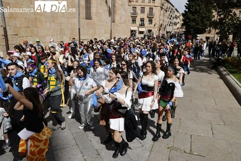 Estudiantes de Traducción y Documentación celebran sus fiestas con un concurso de disfraces  | FOTOS: David Sañudo 