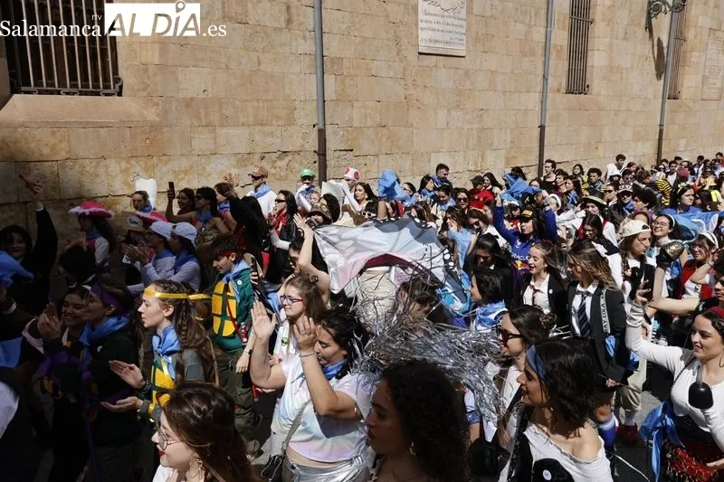 Estudiantes de Traducción y Documentación celebran sus fiestas con un concurso de disfraces  | FOTOS: David Sañudo 