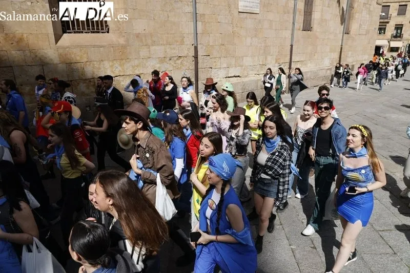Estudiantes de Traducción y Documentación celebran sus fiestas con un concurso de disfraces  | FOTOS: David Sañudo 