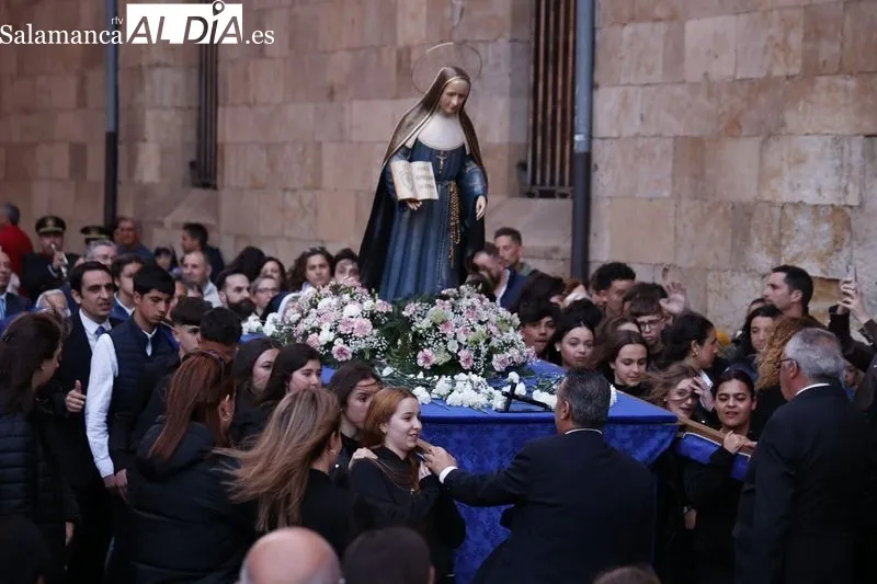 Procesión del colegio San José por el aniversario de la Beatificación de la Fundadora Madre Matilde. Fotos: David Sañudo