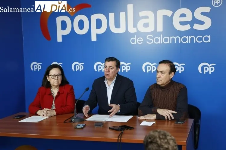 Los diputados nacionales del Partido Popular por Salamanca, José Antonio Bermúdez de Castro, María Jesús Moro y Pedro Samuel Martín | FOTOS: David Sañudo 