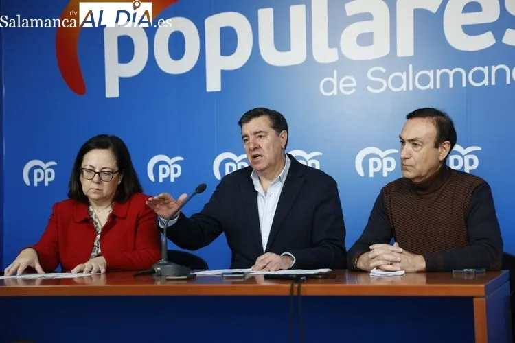 Los diputados nacionales del Partido Popular por Salamanca, José Antonio Bermúdez de Castro, María Jesús Moro y Pedro Samuel Martín | FOTOS: David Sañudo 