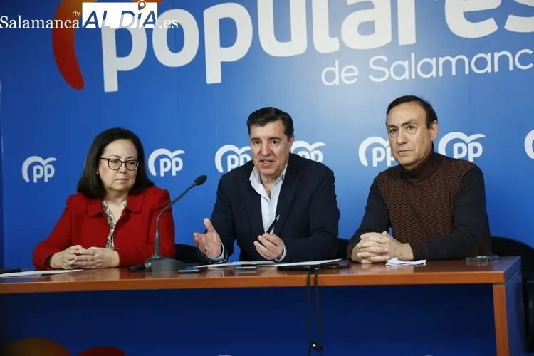 Los diputados nacionales del Partido Popular por Salamanca, José Antonio Bermúdez de Castro, María Jesús Moro y Pedro Samuel Martín | FOTOS: David Sañudo 