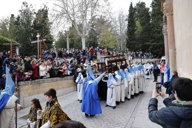 Salida de los pasos de la Iglesia de la Vera Cruz y procesión del Santo Entierro. Fotos: David Sañudo