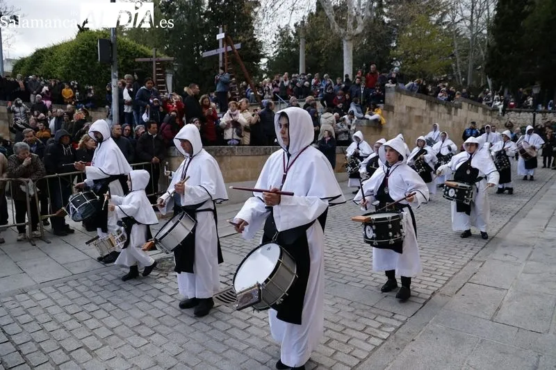 Salida de los pasos de la Iglesia de la Vera Cruz y procesión del Santo Entierro. Fotos: David Sañudo