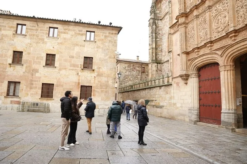 Ambiente en el centro de Salamanca en esta mañana de domingo. Fotos: David Sañudo