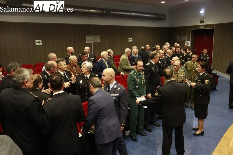 Emotiva reconocimiento para los policías jubilados y honorarios de Salamanca | FOTOS: Raúl Riego 