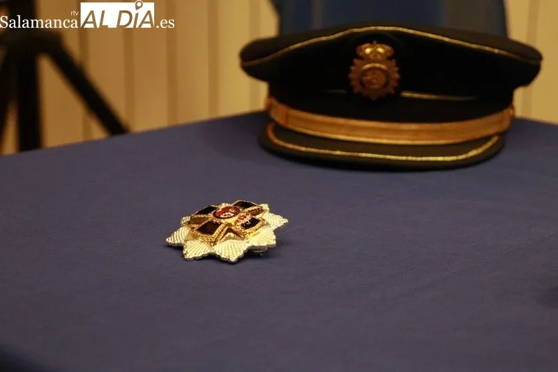 Emotiva reconocimiento para los policías jubilados y honorarios de Salamanca | FOTOS: Raúl Riego 