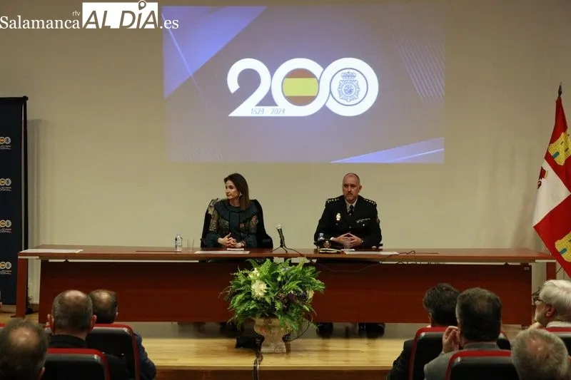 Emotiva reconocimiento para los policías jubilados y honorarios de Salamanca | FOTOS: Raúl Riego 