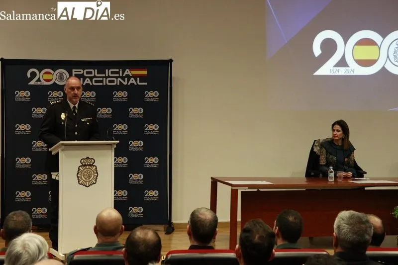 Emotiva reconocimiento para los policías jubilados y honorarios de Salamanca | FOTOS: Raúl Riego 