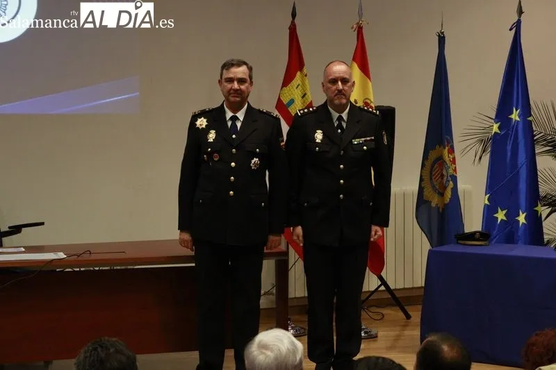 Emotiva reconocimiento para los policías jubilados y honorarios de Salamanca | FOTOS: Raúl Riego 