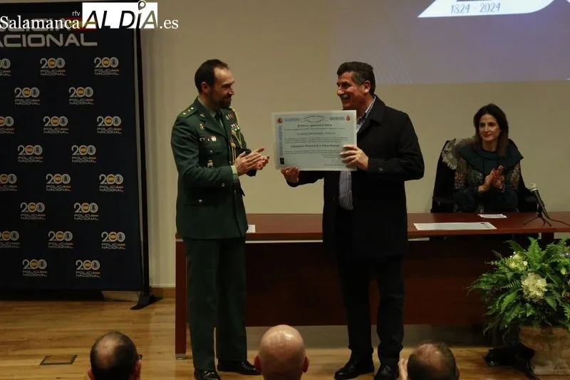 Emotiva reconocimiento para los policías jubilados y honorarios de Salamanca | FOTOS: Raúl Riego 