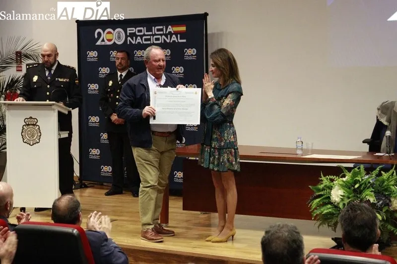 Emotiva reconocimiento para los policías jubilados y honorarios de Salamanca | FOTOS: Raúl Riego 