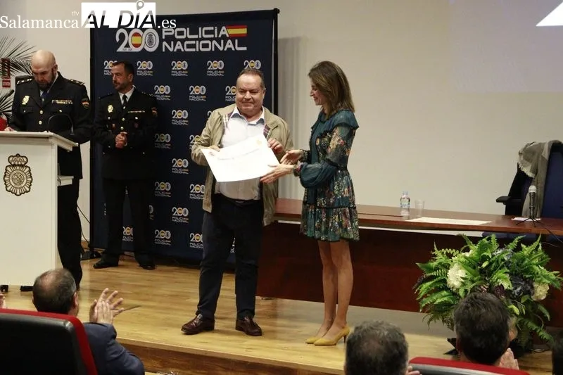 Emotiva reconocimiento para los policías jubilados y honorarios de Salamanca | FOTOS: Raúl Riego 