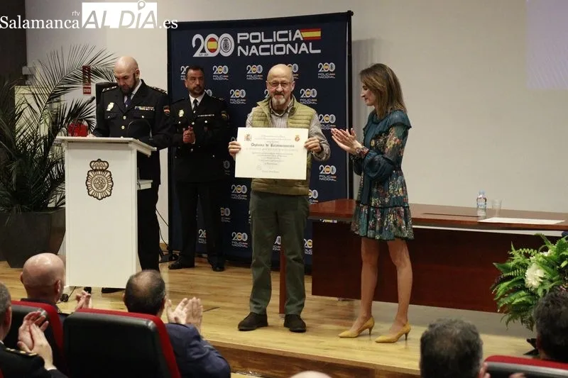 Emotiva reconocimiento para los policías jubilados y honorarios de Salamanca | FOTOS: Raúl Riego 