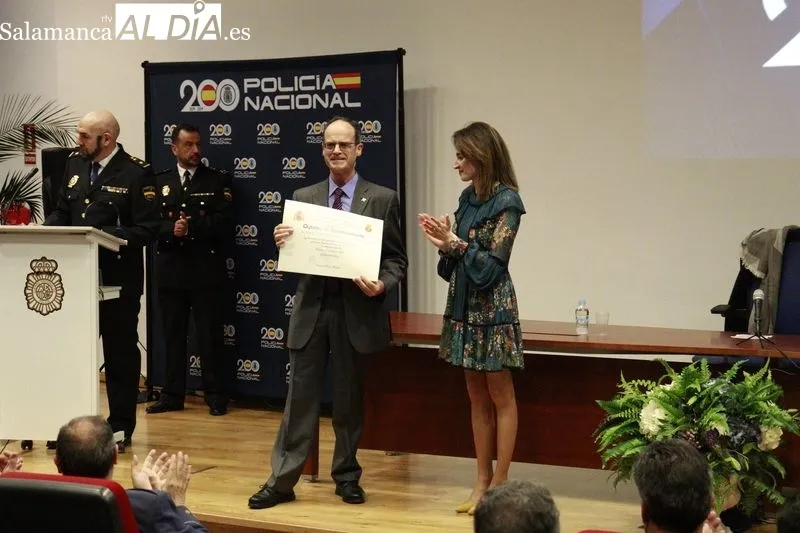 Emotiva reconocimiento para los policías jubilados y honorarios de Salamanca | FOTOS: Raúl Riego 
