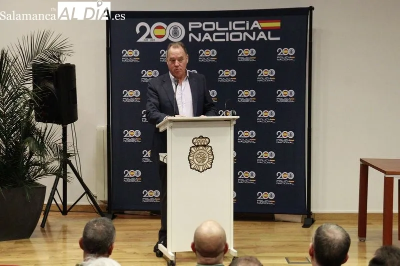 Emotiva reconocimiento para los policías jubilados y honorarios de Salamanca | FOTOS: Raúl Riego 