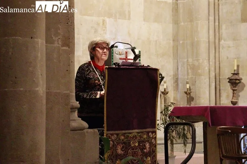 Meditación colectiva sobre las últimas Siete Palabras de Cristo en la Cruz. Fotos: Raúl Riego