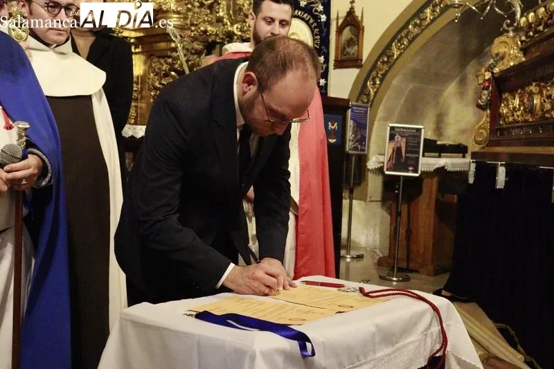 Acto de hermanamiento entre la Ilustre Cofradía de la Santa Vera Cruz de Salamanca y la Hermandad del Santísimo Cristo de la Expiración-Cofradía del Silencio de Ciudad Rodrigo. Fotos: Raúl Riego