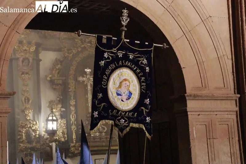 Procesión del Cristo de los Doctrinos, acompañado por la Virgen de la Amargura, de la Cofradía de la Vera Cruz. Fotos: Raúl Riego