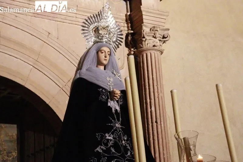 Procesión del Cristo de los Doctrinos, acompañado por la Virgen de la Amargura, de la Cofradía de la Vera Cruz. Fotos: Raúl Riego