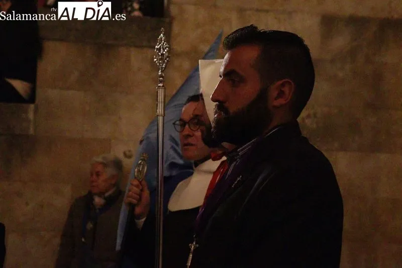 Procesión del Cristo de los Doctrinos, acompañado por la Virgen de la Amargura, de la Cofradía de la Vera Cruz. Fotos: Raúl Riego