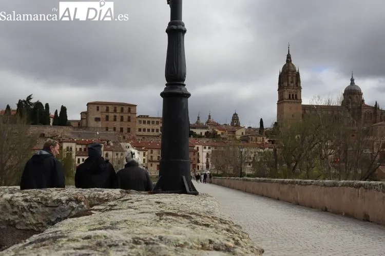 Los turistas disfrutan de Salamanca en estos días de Semana Santa | FOTOS: Raúl González Riego 