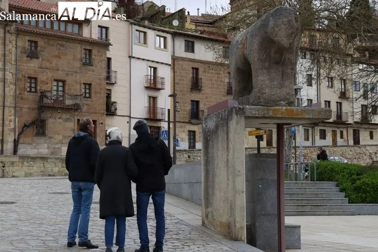 Los turistas disfrutan de Salamanca en estos días de Semana Santa | FOTOS: Raúl González Riego 