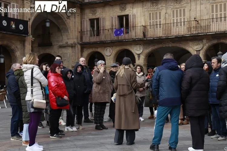 Los turistas disfrutan de Salamanca en estos días de Semana Santa | FOTOS: Raúl González Riego 