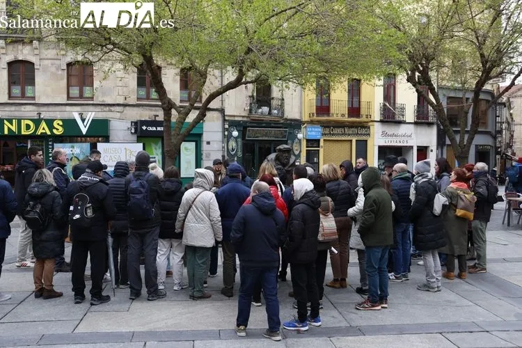 Los turistas disfrutan de Salamanca en estos días de Semana Santa | FOTOS: Raúl González Riego 