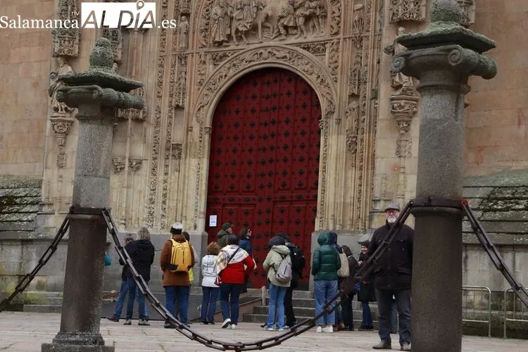 Los turistas disfrutan de Salamanca en estos días de Semana Santa | FOTOS: Raúl González Riego 
