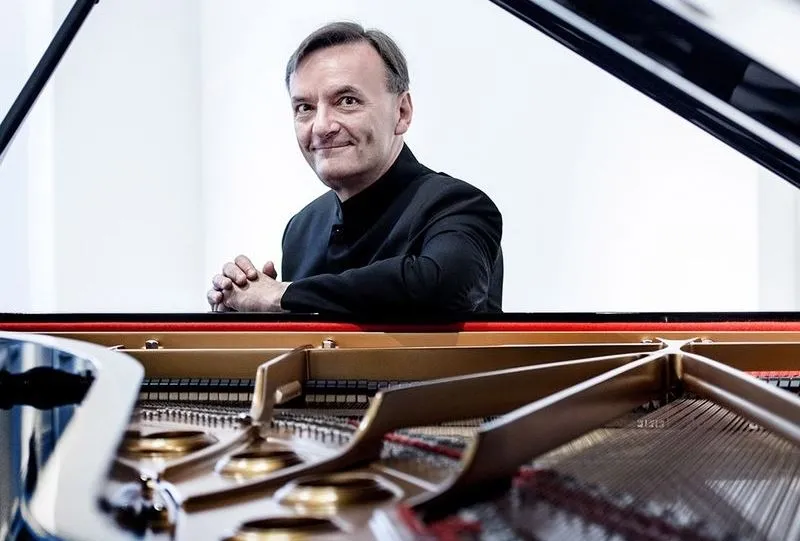 El lunes 27 de mayo el Liceo acoge el concierto de SIR STEPHEN HOUGH