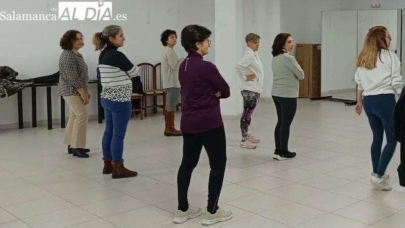 Foto 3 - El Ayuntamiento de Lumbrales promueve un taller de defensa personal para mujeres