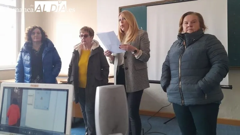 Foto 2 - Las mujeres de la asociaci&oacute;n 'Villa de Lumbrales' reivindican una sociedad justa y equilibrada para todas las personas
