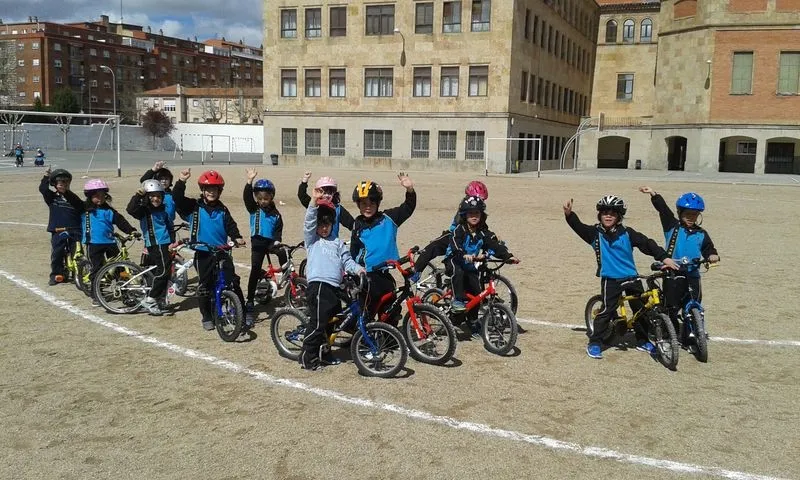 Foto 4 - Colegio Marista: "Est&aacute;s en casa"  