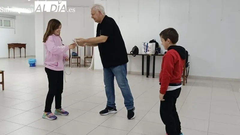 Las asistentes al taller practicaron técnicas de defensa