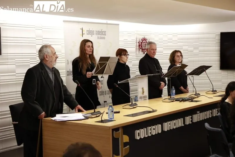 Lectura dramatizada 'La familia Mozart: Una deseada reconciliación' en el salón de actos del Colegio de Médicos de Salamanca. Fotos: Raúl Riego