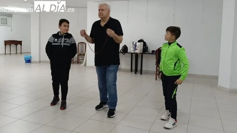 Las asistentes al taller practicaron técnicas de defensa