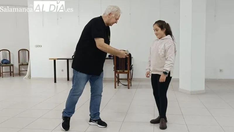 Las asistentes al taller practicaron técnicas de defensa