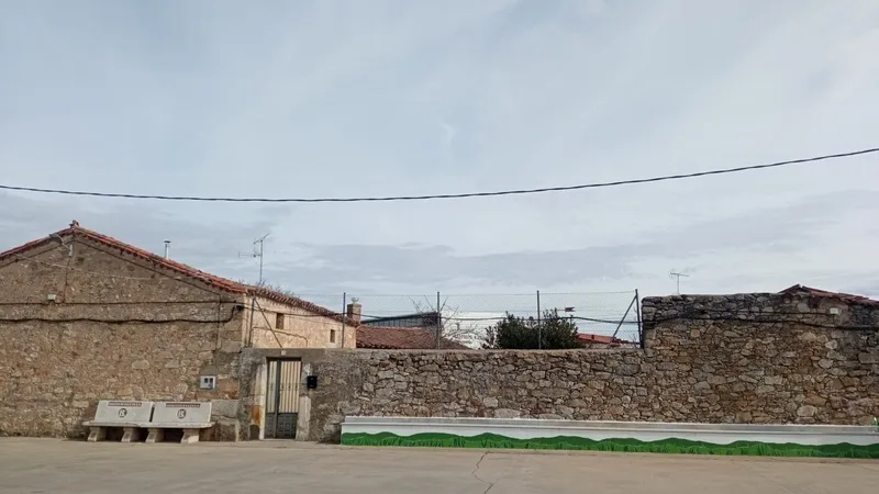 Intervención artística de María Riera en Aldearrodrigo.
