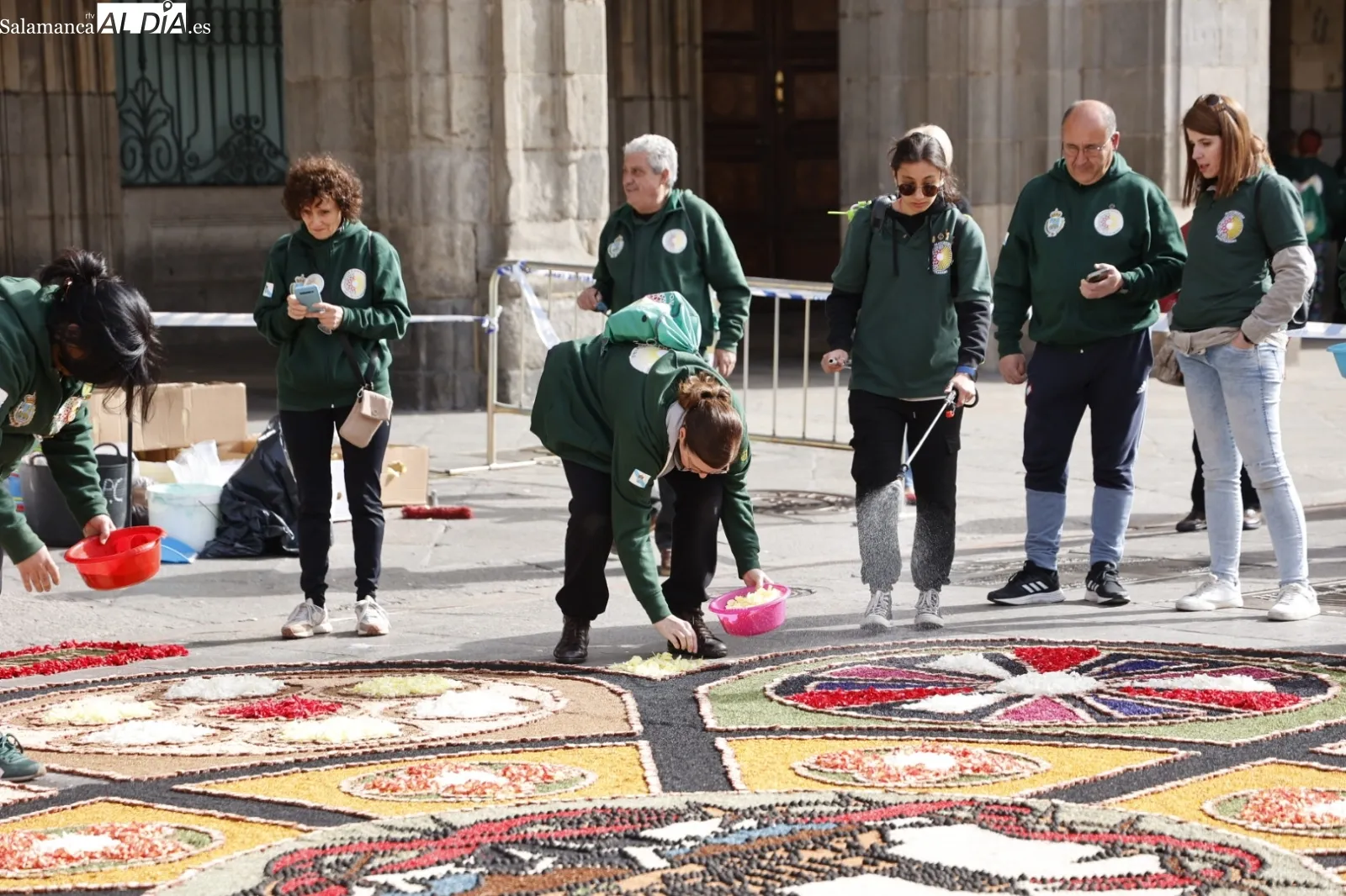 Alfombra de flores en la Plaza Mayor. Fotos: David Sañudo.