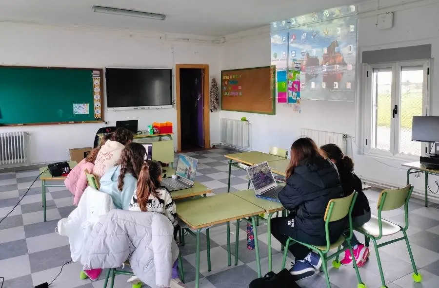 Foto 4 - Boada, La Fuente de San Esteban y Villar de Ciervo acogen cursos de nuevas tecnolog&iacute;as