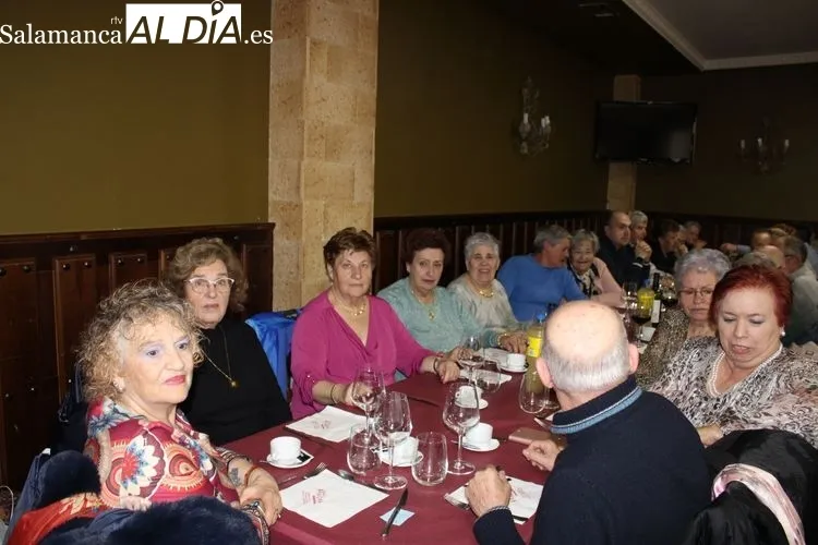 Foto 11 - Los mayores de Alba de Tormes celebran la fiesta del Santo &Aacute;ngel
