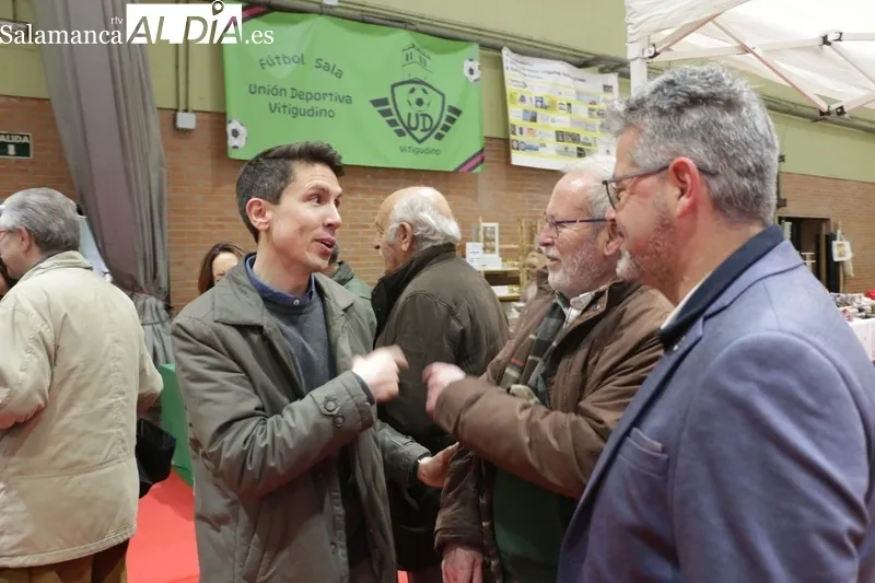 Buen ambiente en la XV Feria Multisectorial y Agroalimentaria de Vitigudino en el pabellón de deportes municipal / CORRAL