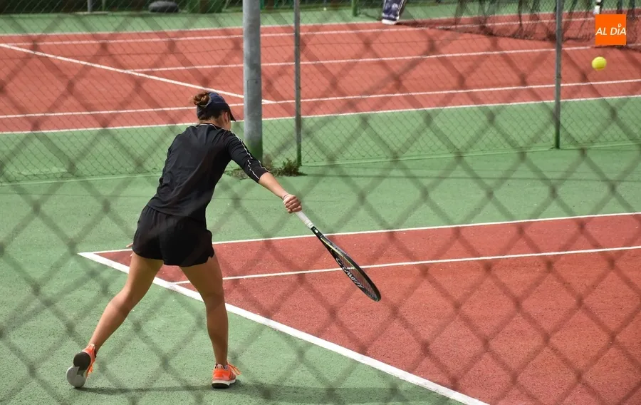 Foto 2 - Marina Benito y Daria Gracheva jugar&aacute;n la final femenina del Open de Ciudad Rodrigo