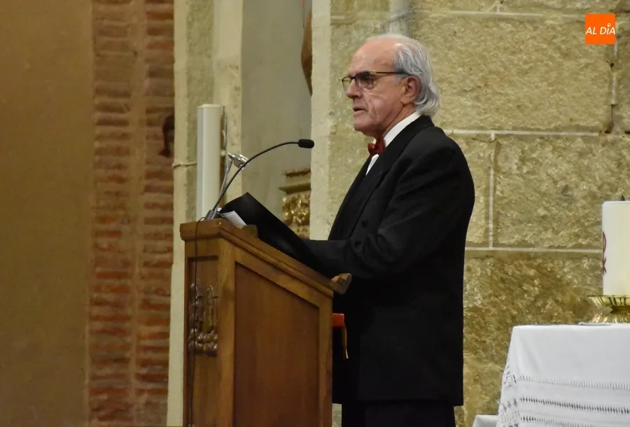 Foto 2 - La Coral D&aacute;maso Ledesma repasa m&uacute;sica sacra de varias &eacute;pocas en su recital semanasantero