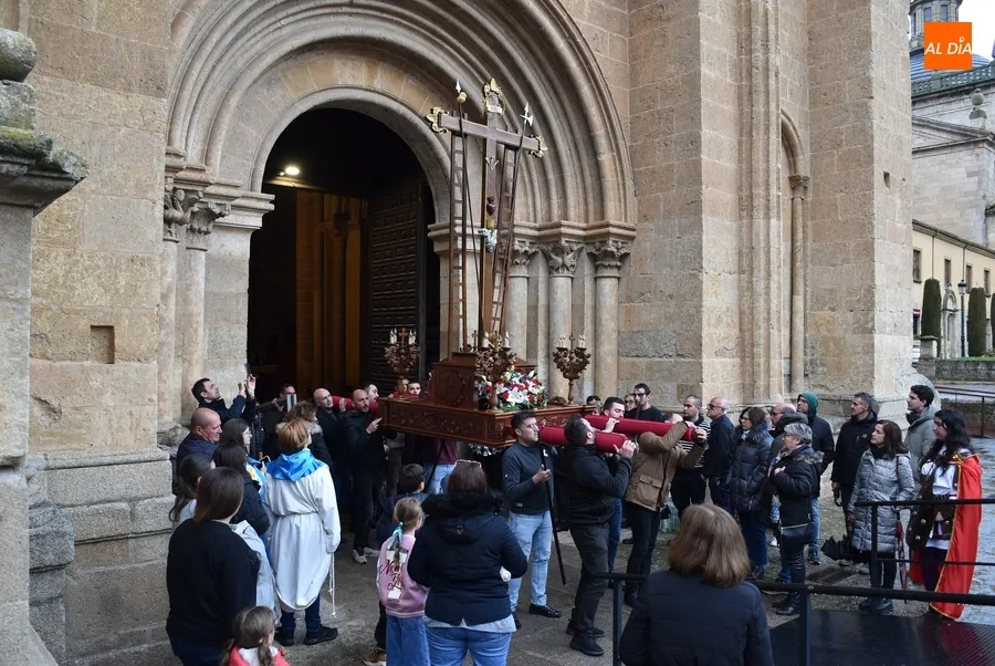Foto 11 - Cinco pasos acaban por recorrer las calles &lsquo;de recogida&rsquo; tras cancelarse tambi&eacute;n La Carrera