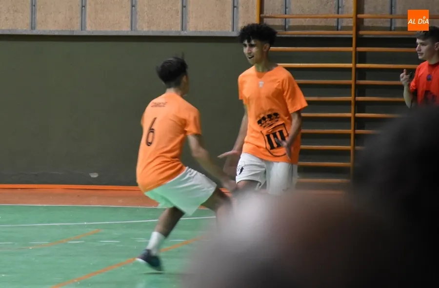 Foto 4 - Kinkis FC revalida el t&iacute;tulo de campe&oacute;n de la Farinato League