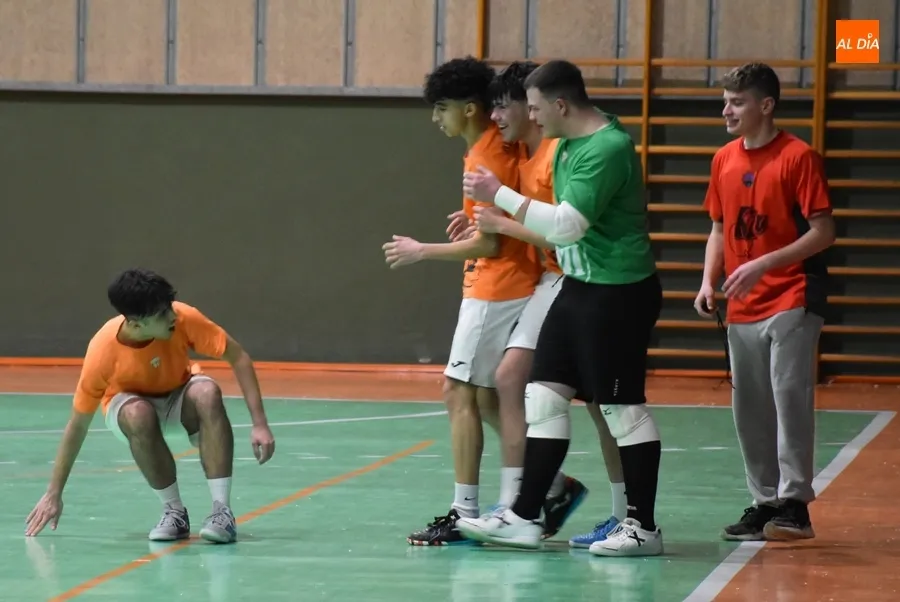 Foto 6 - Kinkis FC revalida el t&iacute;tulo de campe&oacute;n de la Farinato League